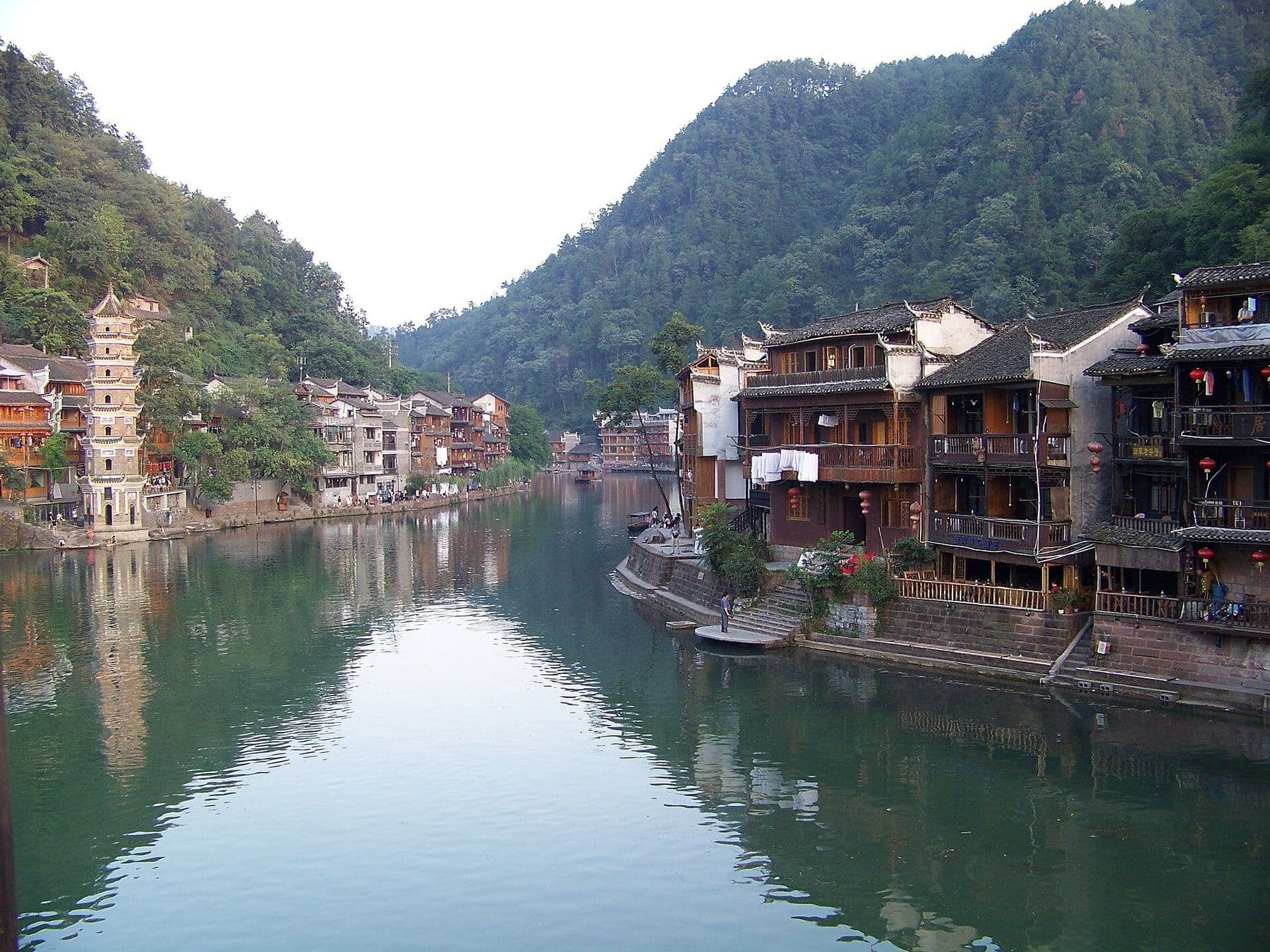 Sông Đà Giang, Phượng Hoàng Cổ Trấn